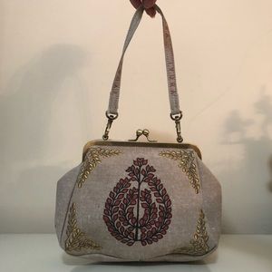 Iyura bag